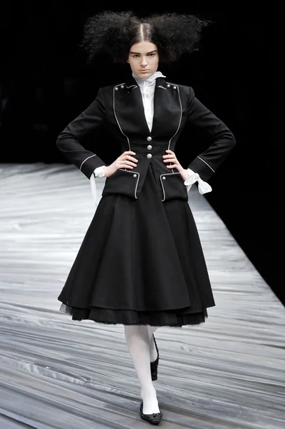 Look 19